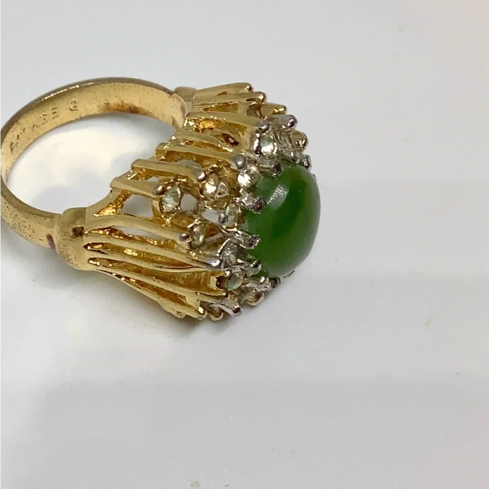Gold Jade Ring 8 KT HGE Vintage 6 Cocktail